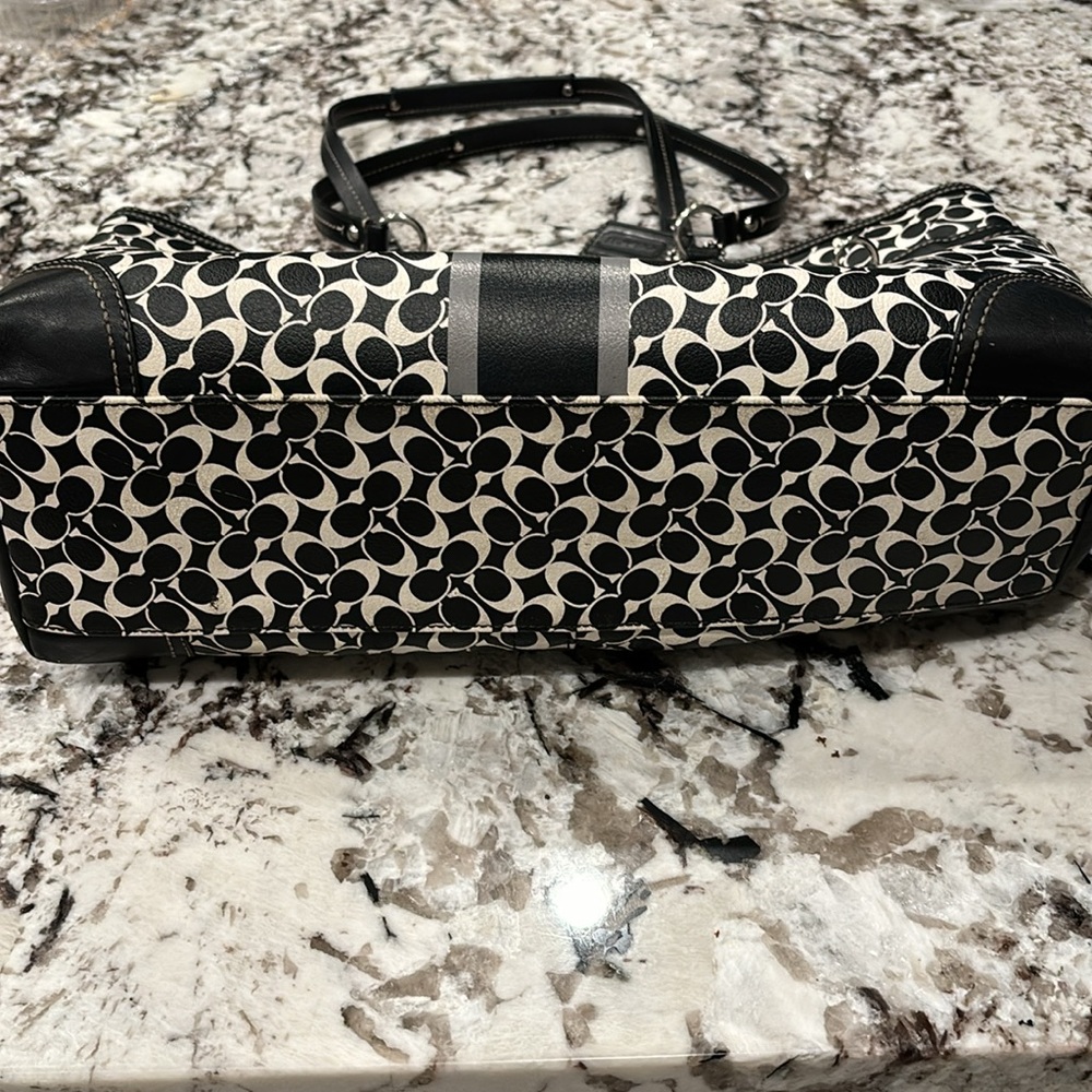 Coach Dipper Bag - Picture 2 of 9